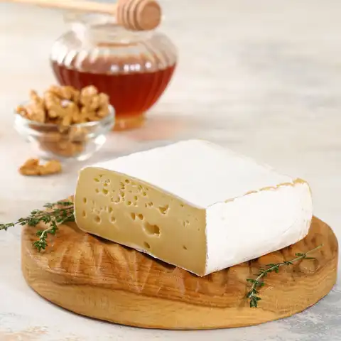 Сыр мягкий Бри 45% Швейцария