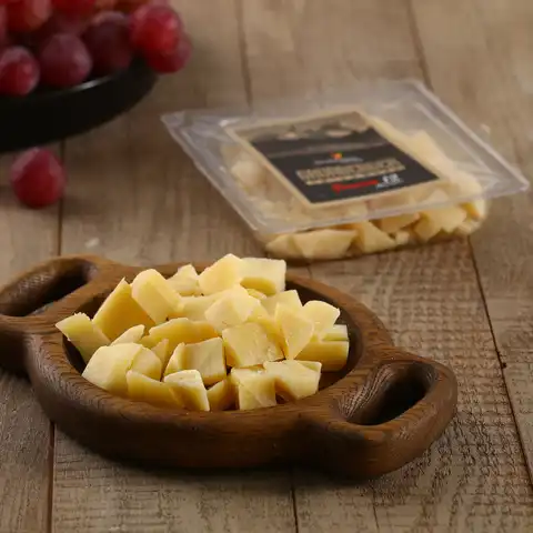 Сыр Грюнбергер выдержанный 50% колотый 100г Швейцария