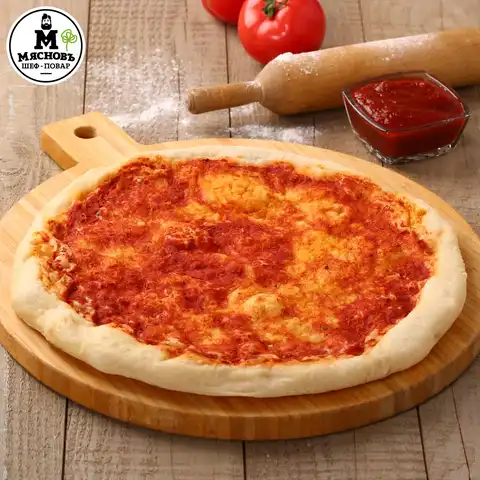 Основа для пиццы с томатным соусом