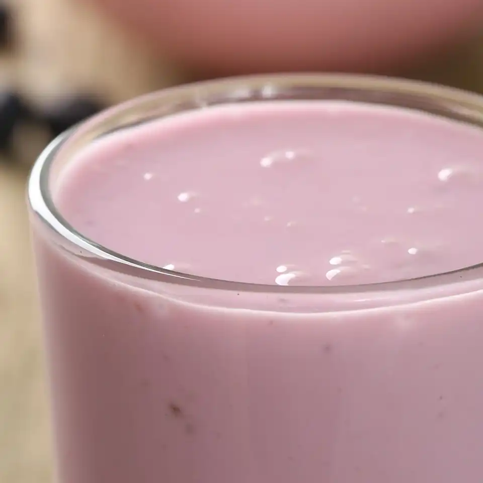 Йогурт из козьего молока с черникой 2,5-5,0% 300г