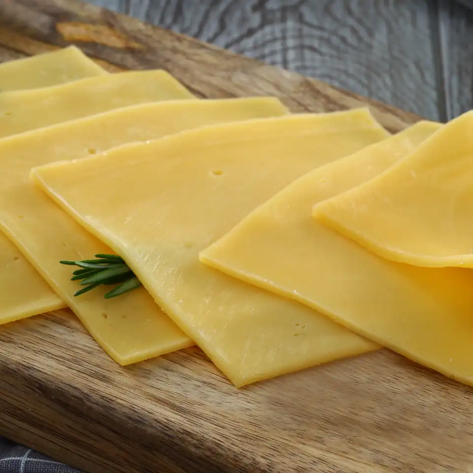 Сыр Голландский полутвердый 45% нарезка 125г, созревание 60 суток, Алтайский край
